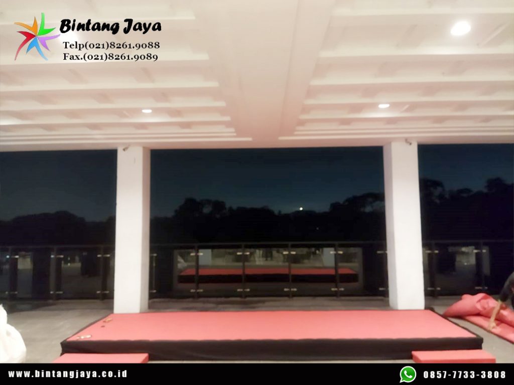 Sewa panggung multiplek finishing karpet varian warna