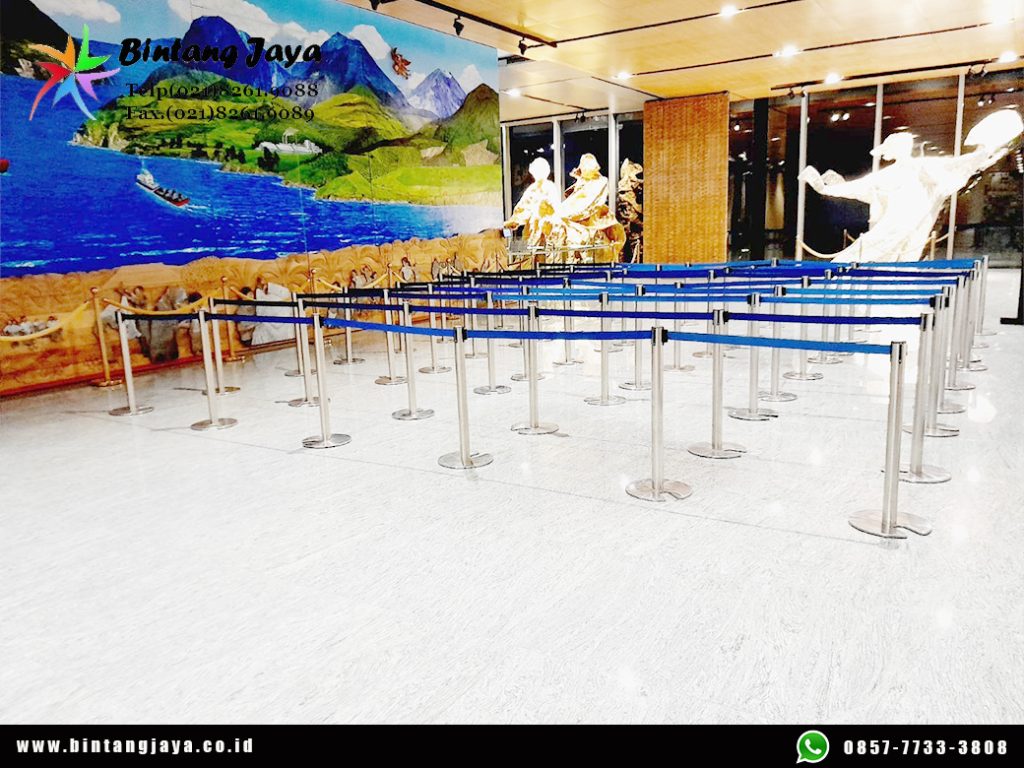 Sewa tiang antrian sabuk Biru Bambu Apus Cipayung Jakarta Timur