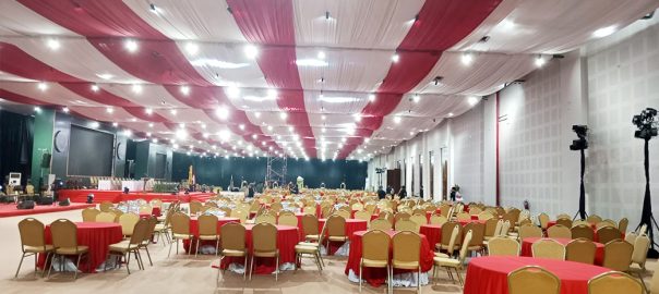 Sewa Tirai Dekorasi Derut Ruangan Event Cimanggis Depok