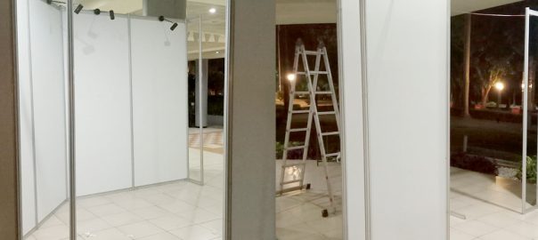 Sewa Partisi R8 putih pameran pakai lampu Cibodas Tangerang