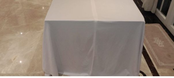 Layanan Meja Panjang Cover Putih Elegan Area Jakarta Pusat