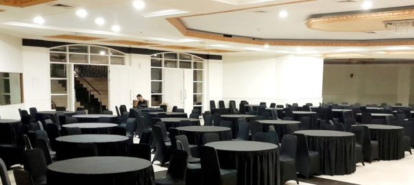Sewa Meja Kursi Cover Hitam Event Jakarta