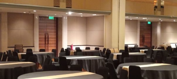 Sewa Round Table Hitam Ukuran Kecil Enam Kursi di Jakarta