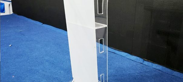Sewa Podium Kotak Acrylic Area Terdekat Jakarta