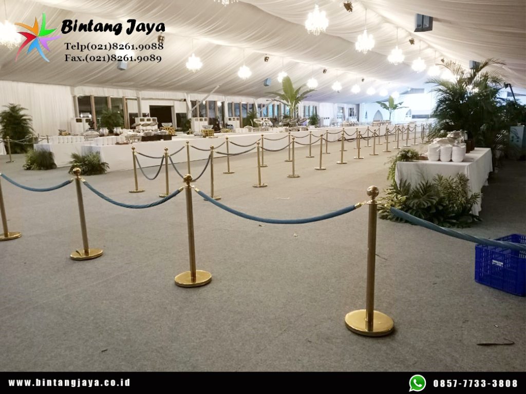 Sewa Tiang Antrian Gold Premium Bludru event Jakarta