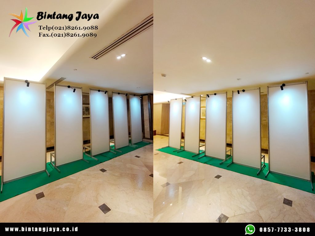 Sewa Partisi R8 putih pameran pakai lampu event Jakarta