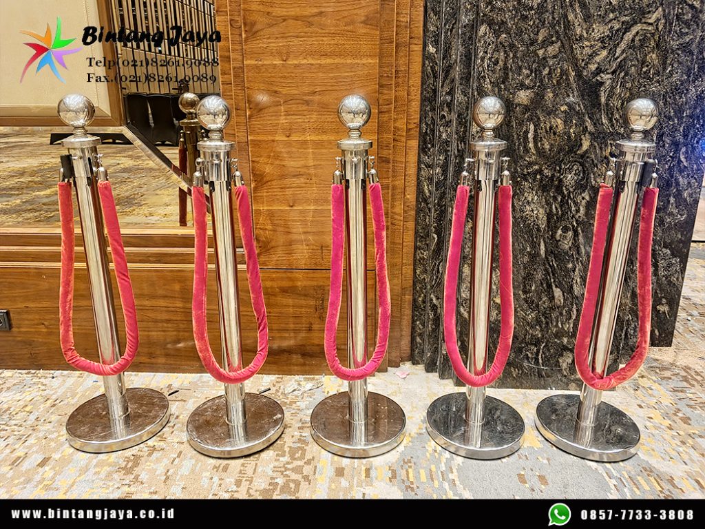 Rental Tiang Antri VIP Tali Bludru Merah di Jakarta