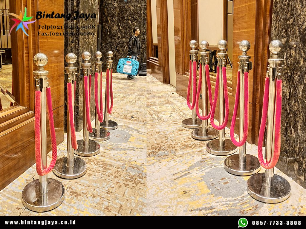 Rental Tiang Antri VIP Tali Bludru Merah di Jakarta