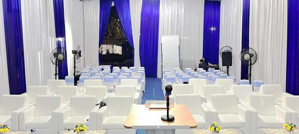 Sewa Tenda Plafon Tirai Biru Putih Cikarang Bekasi