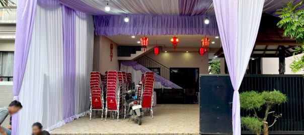 Sewa Tenda Kain Dekorasi Putih Ungu Area Jakarta untuk Event Elegan dan Berkelas