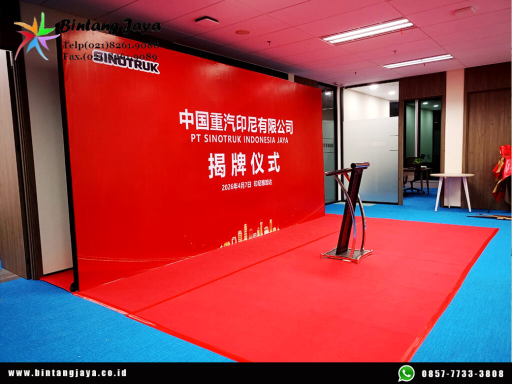 Sewa Backdrop dan Podium Hitam Frame Stainless Bogor untuk Event Resmi