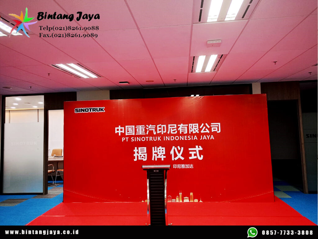 Sewa Backdrop dan Podium Hitam Frame Stainless Bogor untuk Event Resmi
