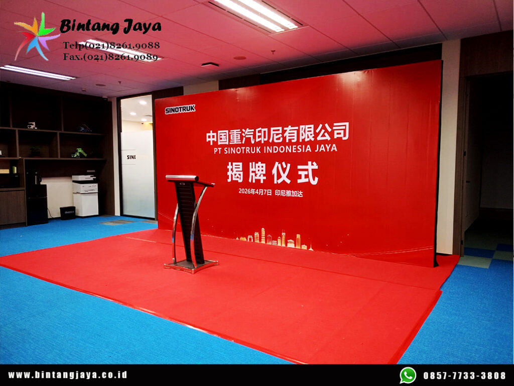 Sewa Backdrop dan Podium Hitam Frame Stainless Bogor untuk Event Resmi