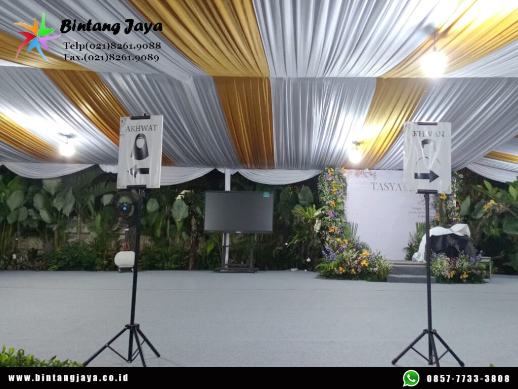 Sewa Flooring Karpet untuk Event Besar agar Area Lebih Stabil

Dalam sebuah acara besar, kenyamanan dan keamanan area kegiatan menjadi hal yang sangat penting. Oleh karena itu, banyak penyelenggara acara menggunakan layanan sewa flooring karpet event agar permukaan area menjadi lebih stabil dan nyaman digunakan.

Flooring biasanya dipasang terlebih dahulu sebagai alas dasar sebelum karpet event digelar. Dengan demikian, permukaan tanah yang tidak rata dapat menjadi lebih stabil sehingga tamu maupun perlengkapan event dapat ditempatkan dengan aman.

Selain itu, penggunaan flooring dan karpet juga membuat tampilan area acara terlihat lebih rapi, profesional, dan elegan.

Keunggulan Menggunakan Flooring Karpet untuk Event

Flooring karpet menjadi salah satu perlengkapan penting dalam berbagai acara skala besar. Tidak hanya meningkatkan tampilan area, flooring juga memberikan fungsi keamanan dan kenyamanan.

Berikut beberapa keunggulan penggunaan flooring karpet:

1. Membuat Area Lebih Stabil
Flooring membantu meratakan permukaan tanah sehingga kursi, meja, maupun panggung dapat berdiri dengan lebih kokoh.

2. Menambah Kenyamanan Tamu
Dengan adanya karpet di atas flooring, tamu dapat berjalan dengan lebih nyaman selama acara berlangsung.

3. Tampilan Area Lebih Rapi
Karpet event memberikan kesan bersih dan profesional pada area acara.

4. Cocok untuk Berbagai Kondisi Lokasi
Flooring dapat digunakan di lapangan, taman, halaman gedung, maupun area parkir.

5. Mendukung Dekorasi Event
Karpet tersedia dalam berbagai warna sehingga dapat disesuaikan dengan konsep acara.

Cocok untuk Berbagai Jenis Acara Besar

Layanan sewa flooring karpet event sering digunakan dalam berbagai acara besar yang membutuhkan area yang stabil dan tertata rapi.

Beberapa acara yang sering menggunakan flooring karpet antara lain:

Wedding outdoor
Pameran dan expo
Festival kuliner
Konser musik
Event perusahaan
Gathering komunitas
Acara kampus dan sekolah
Launching produk

Dengan penggunaan flooring karpet, area event dapat terlihat lebih profesional sekaligus memberikan kenyamanan bagi para tamu.

Layanan Sewa Flooring Karpet untuk Event

Kami menyediakan layanan sewa flooring karpet event untuk berbagai kebutuhan acara dengan perlengkapan yang berkualitas dan terawat.

Layanan yang tersedia meliputi:

Flooring event yang kuat dan stabil
Karpet event berbagai warna
Instalasi flooring oleh tim profesional
Pengiriman ke lokasi acara
Penataan sesuai layout area event

Selain itu, kami juga menyediakan berbagai perlengkapan event lainnya seperti tenda, kursi, meja, panggung, backdrop, dan dekorasi acara.

Kenapa Memilih Layanan Kami?

Memilih vendor perlengkapan event yang tepat tentu sangat penting agar acara berjalan lancar. Oleh sebab itu, kami selalu memberikan pelayanan yang profesional dan terpercaya.

Beberapa keunggulan layanan kami antara lain:

Flooring kuat dan aman digunakan
Karpet event bersih dan berkualitas
Pengiriman tepat waktu
Tim instalasi berpengalaman
Harga sewa yang kompetitif

Dengan dukungan layanan tersebut, kebutuhan sewa flooring karpet event dapat terpenuhi dengan baik untuk berbagai jenis acara besar.

Kesimpulan

Menggunakan layanan sewa flooring karpet event merupakan solusi terbaik untuk menciptakan area acara yang lebih stabil, rapi, dan nyaman. Flooring membantu meratakan permukaan tanah, sementara karpet memberikan tampilan yang lebih elegan pada area event.

Dengan perlengkapan yang berkualitas serta dukungan tim instalasi profesional, acara Anda dapat berlangsung dengan lebih aman dan sukses.