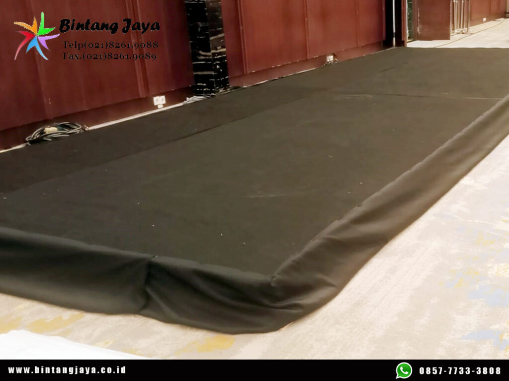 Sewa Panggung Cover Karpet Hitam Event Lippo Kuningan