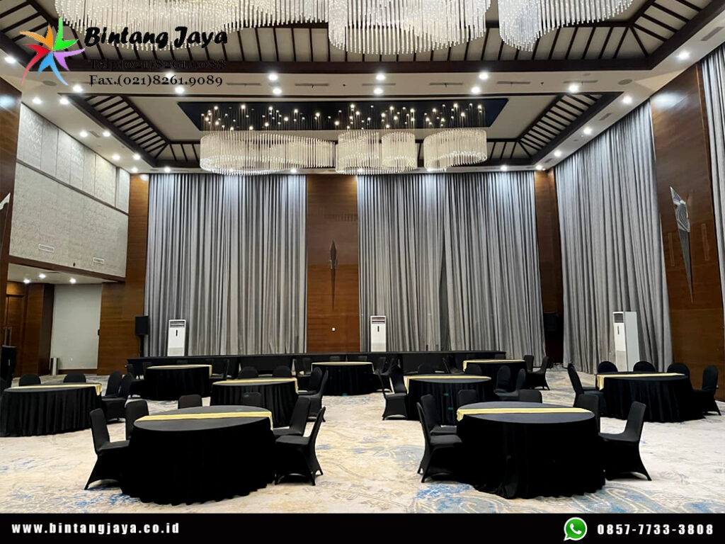 Rental Meja, Kursi Cover Hitam Bersih Wangi Jakarta