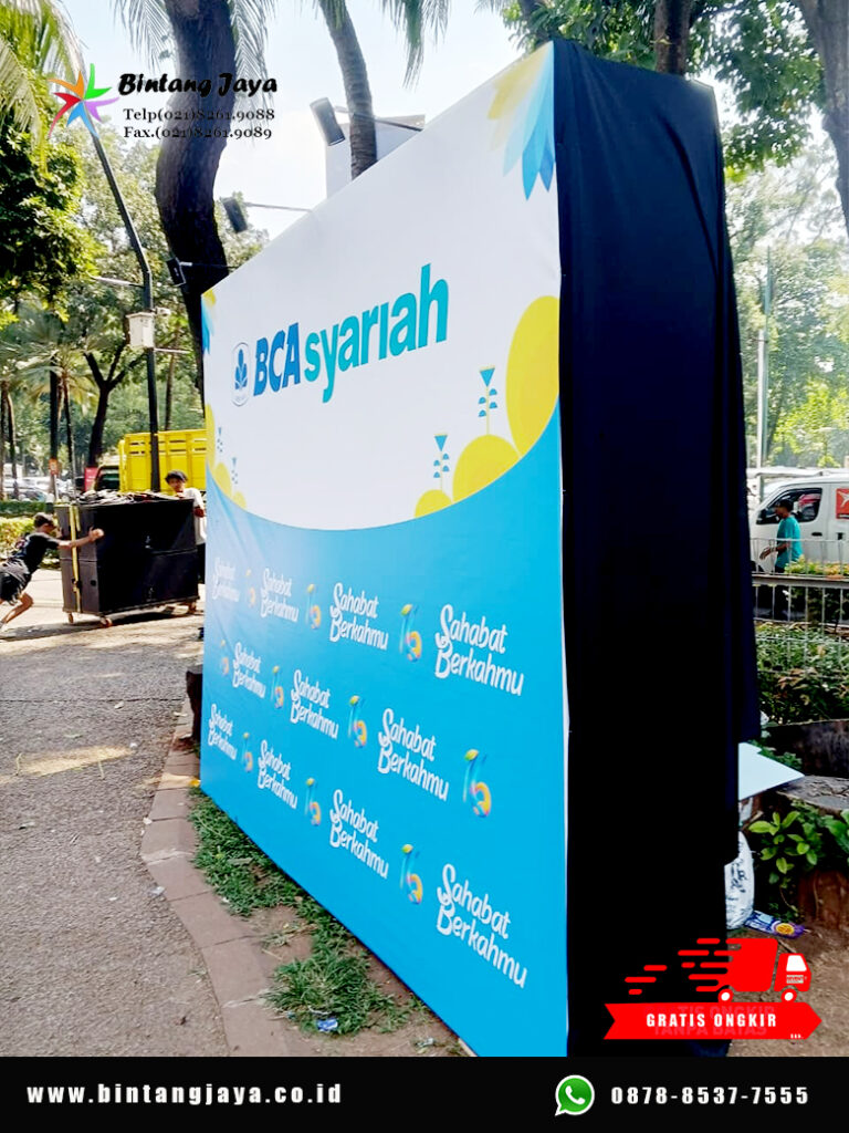 Sewa Backdrop Flexy untuk Branding dan Promosi BCA Syariah