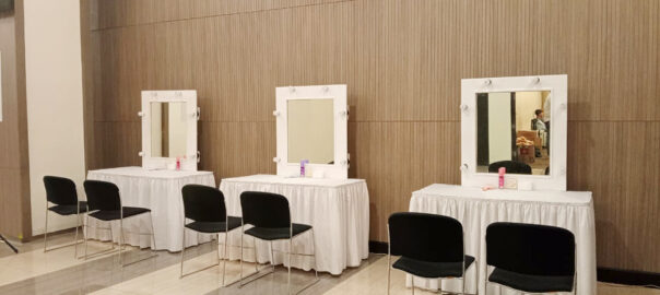 Sewa Meja Kaca Rias Putih Jakarta untuk Makeup Artist dan Beauty Event