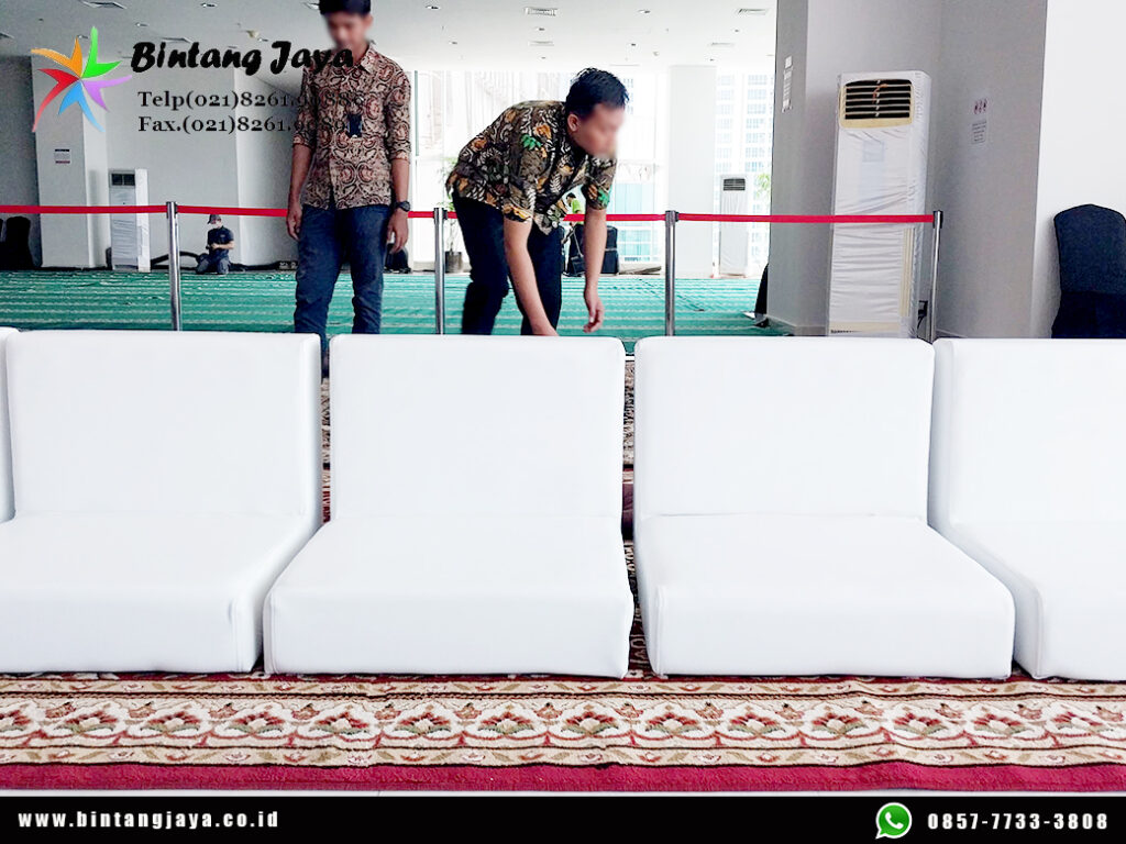Sewa Sofa Lesehan Putih, Meja Kayu Jakarta 085777333808