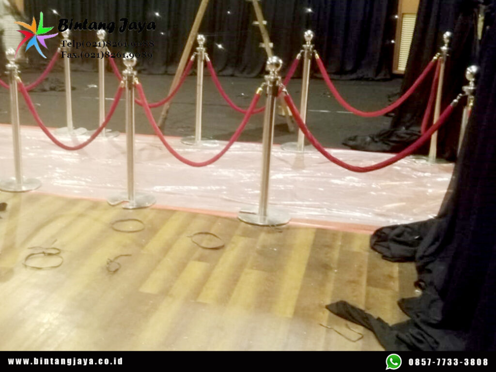 Sewa Rope Stand VIP Tali Bludru Merah Jakarta 085777333808