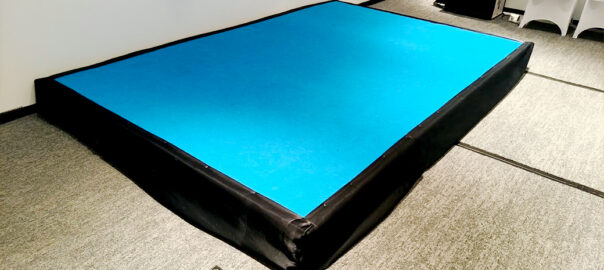 Sewa Panggung Indoor Poni Hitam Karpet Biru Jakarta 087885377555